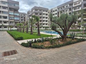 A piscina localizada em aeroperla 11 aeroprt casa blanca ou nos arredores