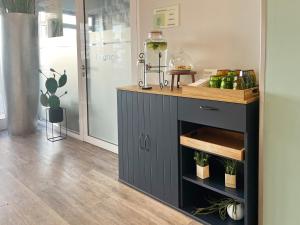 Kuchyň nebo kuchyňský kout v ubytování Garner Hotel Bremen City by IHG