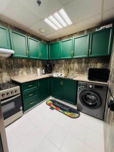 Køkken eller tekøkken på Safina Style Luxury Ocean View Stay