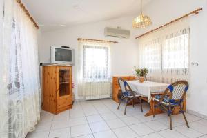 TV a/nebo společenská místnost v ubytování Apartments Zdravko