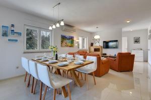 Telewizja i/lub zestaw kina domowego w obiekcie Holiday Home Veronika