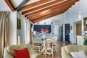 Posedenie v ubytovaní Villa Rubini