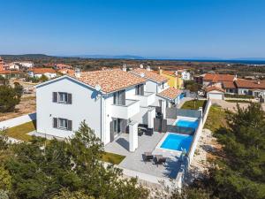 Bazén v ubytovaní Villa Residence Oli A alebo v jeho blízkosti