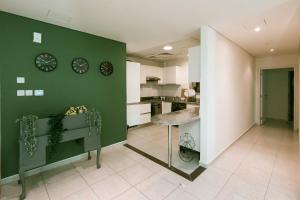 Η κουζίνα ή μικρή κουζίνα στο Marina Mirage