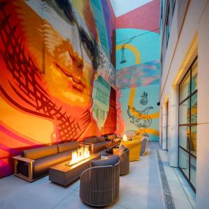 Un lugar para sentarse en Moxy Cincinnati Downtown