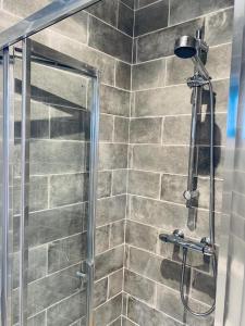 Ένα μπάνιο στο Ensuite guest room - Private entrance, no pets