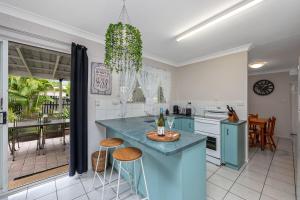 Η κουζίνα ή μικρή κουζίνα στο Cozy Retreat Ideal for Families or Groups +11 φωτογραφίες