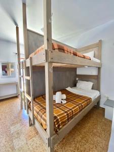 Postel nebo postele na pokoji v ubytování Afroditi Hotel