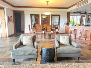 Χώρος καθιστικού στο Big Island Hualalai 133C by Coldwell Banker Island Vacations
