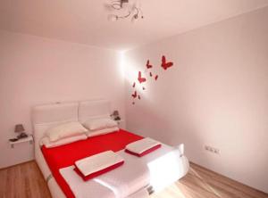 Giường trong phòng chung tại Peaceful Apartments With Style +33 ảnh