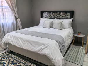 Fotografie z fotogalerie ubytování SERENITY VILLA Self Catering Apartment v destinaci Gaborone + 13 fotografií