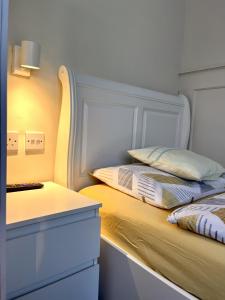 Postel nebo postele na pokoji v ubytování Home accommodation