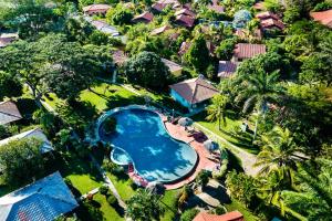 Hồ bơi trong/gần Costal Comfort-2 bedroom Condo