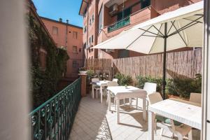 Balkoni atau teres di Bi Hotel