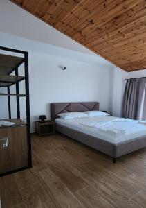 Voodi või voodid majutusasutuse Hotel LBC toas