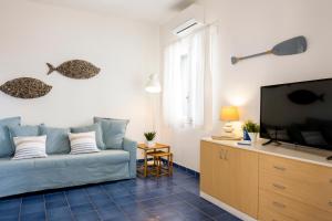 A television and/or entertainment centre at Villa Vulcano