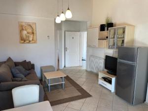 Η κουζίνα ή μικρή κουζίνα στο Gesamte Wohnung In Vir Mit Großem Balkon