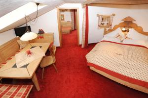 Ένα ή περισσότερα κρεβάτια σε δωμάτιο στο Ruhige Wohnung In Sankt Gallenkirch Mit Garten +21 φωτογραφίες