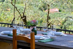 Φωτογραφία από το άλμπουμ του Villa panoramica con Jacuzzi privata tra Firenze & Lucca ,3 camere, 4 bagni σε Serravalle Pistoiese