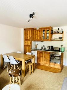 Køkken eller tekøkken på Résidence La Meije - Studio· Centre station/cœur de station · Vue pistes MAE-9071 + 6 billeder