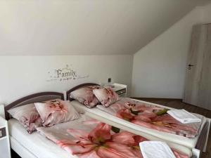 A bed or beds in a room at Apartment in Balatonbereny/Balaton 18047
