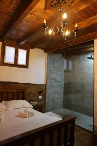 Bilik mandi di Anhel Hotel