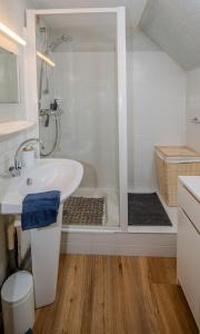 Ένα μπάνιο στο Le Cottage-Côte Sauvage-Plage-Commerces-Parking