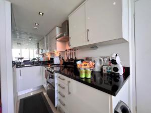 Photo de la galerie de l'établissement Newquay Rocklands Beach View, à Newquay