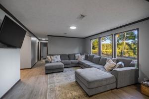 Gallery image of Lake-Pool & Close to Chappapeela Sports Park in Hammond