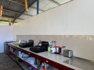 Kuhinja ili čajna kuhinja u objektu Kalunay Hostel