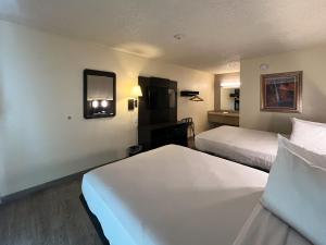 Postel nebo postele na pokoji v ubytování Motel 6 Las Vegas, NV - Strip
