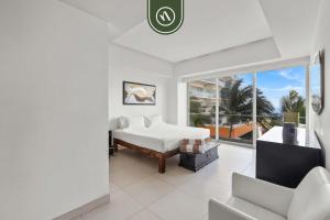 Galería fotográfica de Beachfront 1 BR Condo with Multiple Pools - Gym en Puerto Vallarta