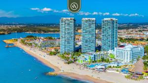 Galería fotográfica de Beachfront 1 BR Condo with Multiple Pools - Gym en Puerto Vallarta