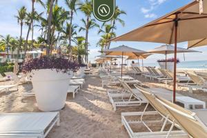 Galería fotográfica de Beachfront 1 BR Condo with Multiple Pools - Gym en Puerto Vallarta