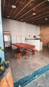 Hostel ABC的厨房或小厨房