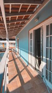 Hostel ABC的阳台或露台