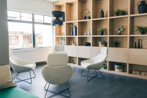 Posezení v ubytování Studio Suite At The Crescent