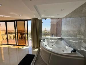 Koupelna v ubytování Villa de Luxe Tabaktoukt Agadir 6 SUITES FAMILLE UNIQUEMENT