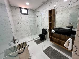 Koupelna v ubytování Villa de Luxe Tabaktoukt Agadir 6 SUITES FAMILLE UNIQUEMENT