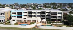 Bazén v ubytování Bannow Apt 7 –Panoramic Ocean Views nebo v jeho okolí