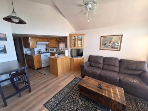 Kuchyň nebo kuchyňský kout v ubytování Ocean Cabin 1 With Private Jacuzzi