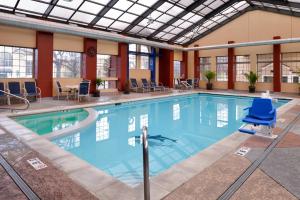 Bazén v ubytování Best Western University Inn nebo v jeho okolí