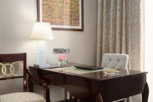 Posezení v ubytování Kempinski Al Othman Hotel Al Khobar + 126 fotografií