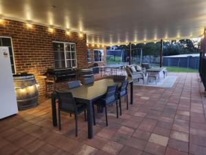 Αίθριο ή υπαίθριος χώρος στο Scarlet Woods Big House