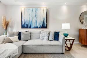 Χώρος καθιστικού στο Beachfront Luxury 1BR-Ocean Villas