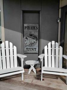 Φωτογραφία από το άλμπουμ του The Pirate's Rest σε Pauanui