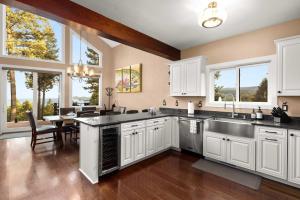 Φωτογραφία από το άλμπουμ του Eagles Nest - Hot Tub & Lake Views σε Somers +38 φωτογραφίες