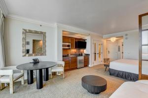 Katil atau katil-katil dalam bilik di Amber Crest at The MGM Signature Tower 3