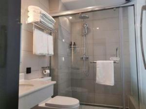 Phòng tắm tại Green Tree Inn Express Jinan Huaiyin District Jingshi Road Children's Hospital +212 ảnh