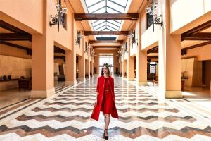 Oaspeți care stau la Kempinski Hotel Ishtar Dead Sea